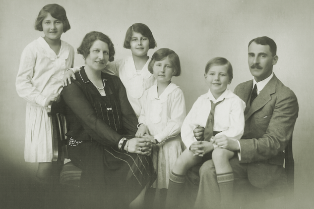 Poslední majitel JUDr. Ladislav Seilern (1886-1976) se svou rodinou.
